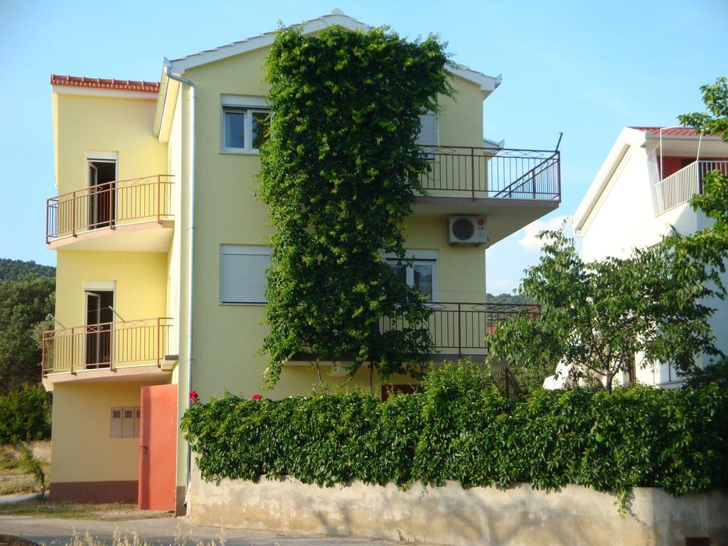 Apartments Borozan Vinišće Exteriér fotografie